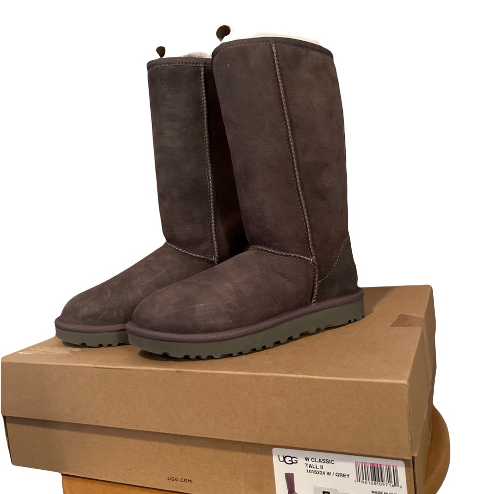 UGG Classic Tall II Grey New in Box Size 5